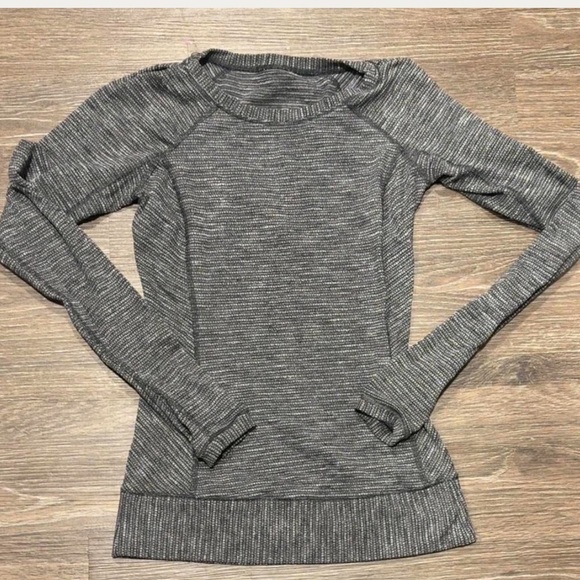 Lululemon Race Your Pace Long Sleeve Running Shirt Women's Size 2 Gray/Black - Picture 1 of 4